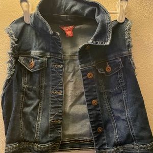 Huge lot of clothes all size small womens like new barely worn